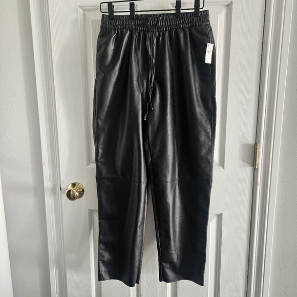 Old Navy Pants - NWT Old Navy Faux Leather Billie Ankle Trousers
